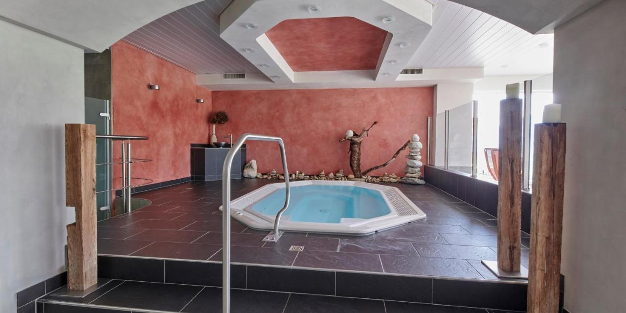 Apartments Castle Goms Zewnętrze zdjęcie